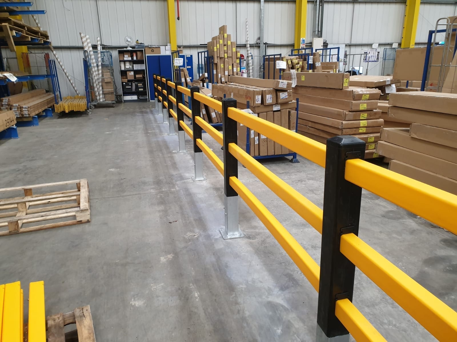 brandsafe-seg-plus-absperrung-hdpe-mit-armco-schiene image 4