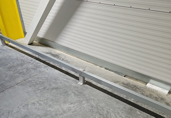 brandsafe-mbt-heavy-duty-rail-wandschutz-verzinkt image 4