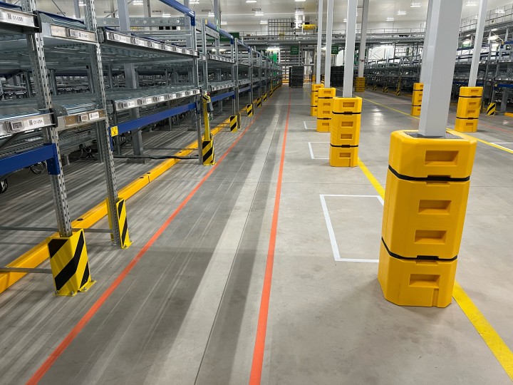 brandsafe-racking-protection-floor-rail-bumper-rammschutz image 2