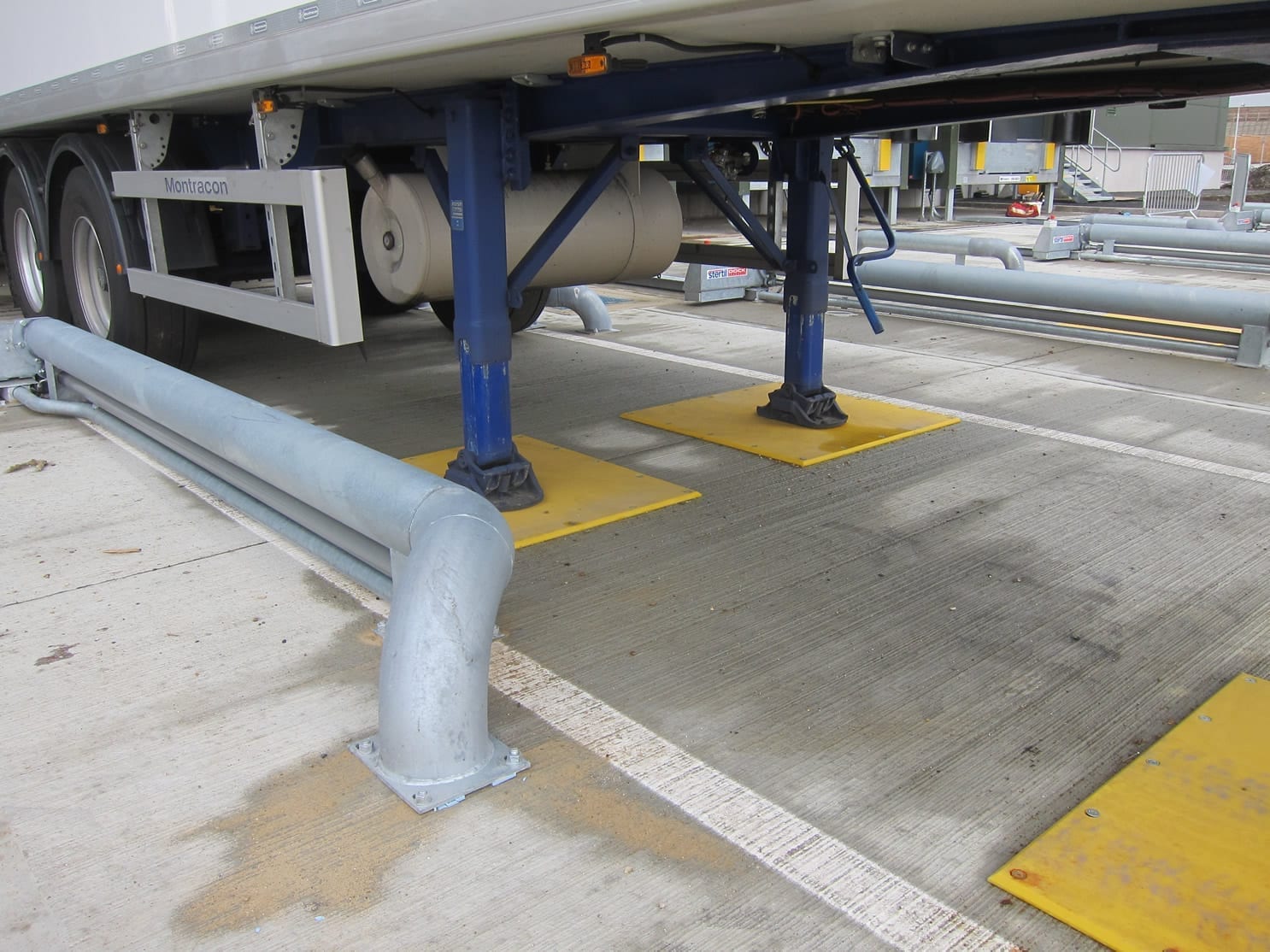 brandsafe-traffic-hgv-landing-plates-unterlegplatte-gelb image 4