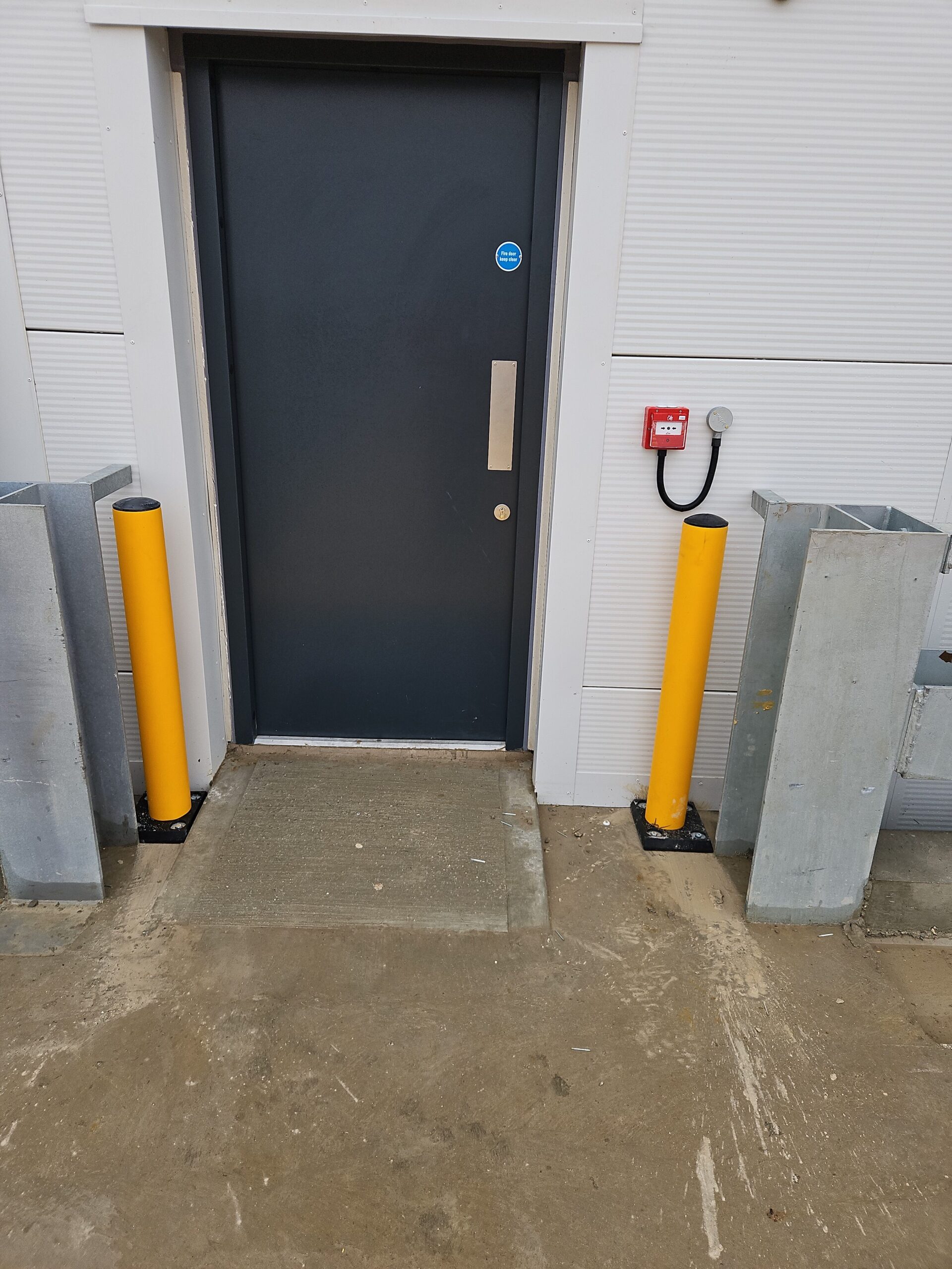 brandsafe-impactsafe-schutzpoller-stahl-gelb-drehbar image 7