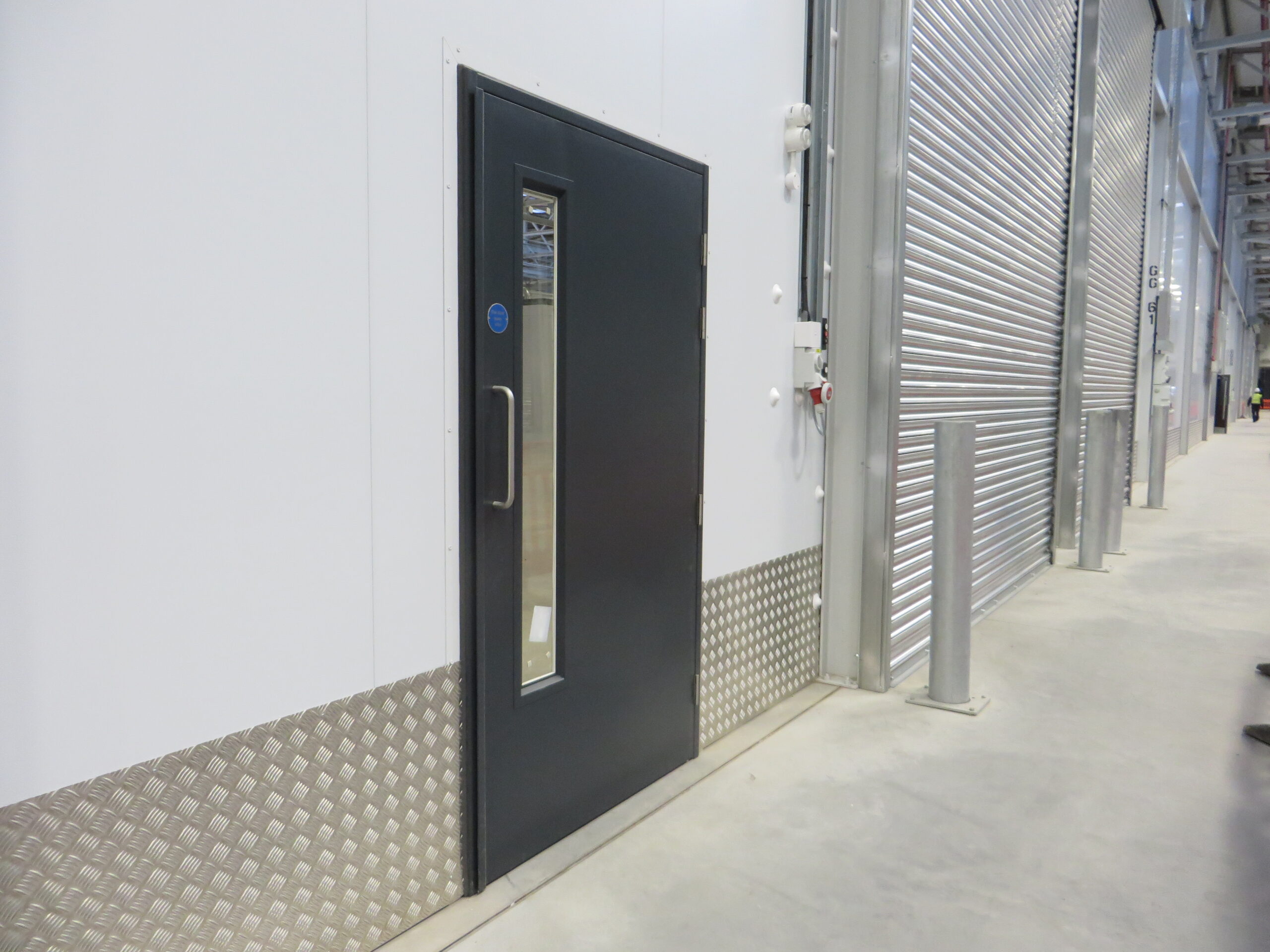 brandsafe-building-protection-riffelblech-alu-5-bar-rutschfest image 4