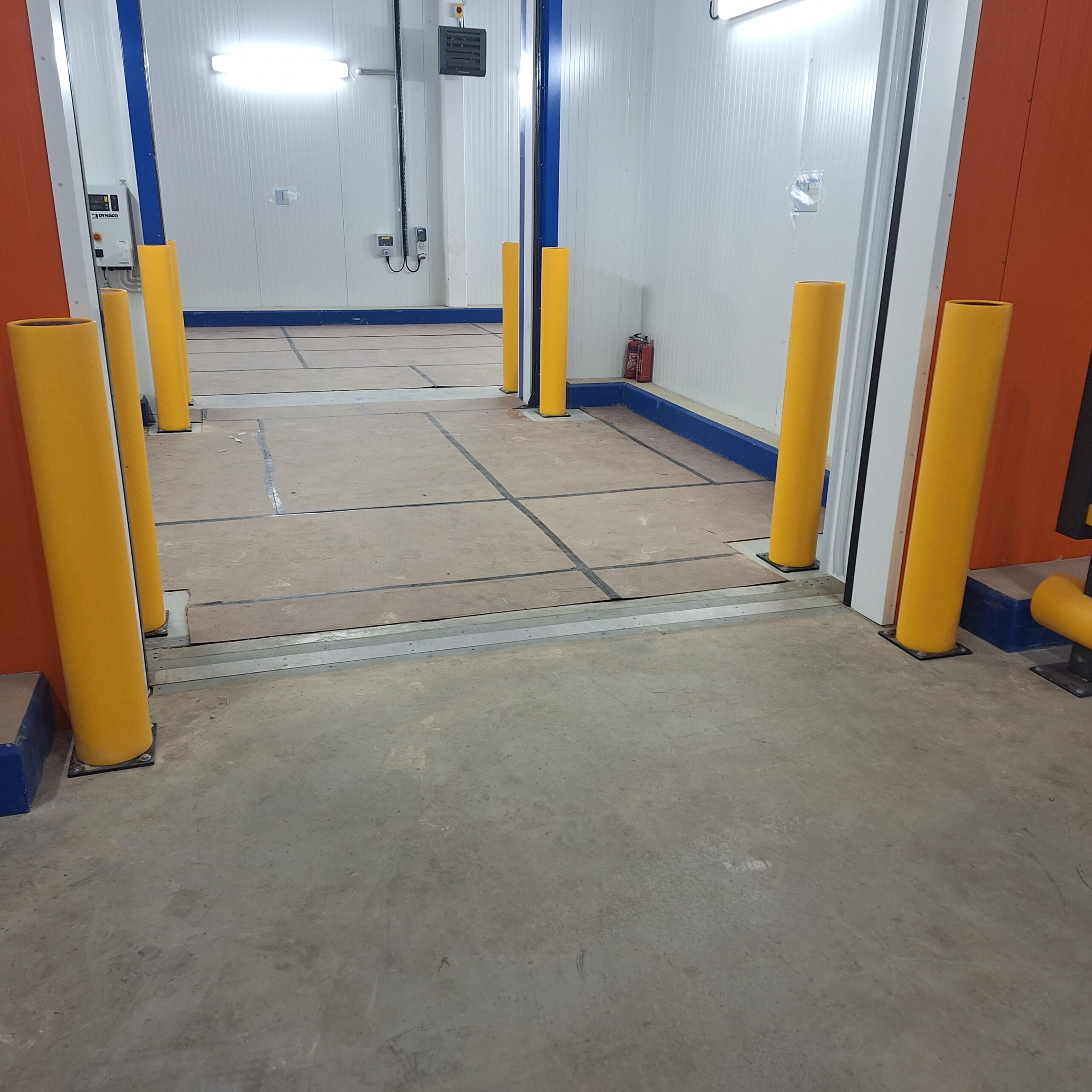 brandsafe-safety-bollards-protection-bollard-poller-hdpe image 3