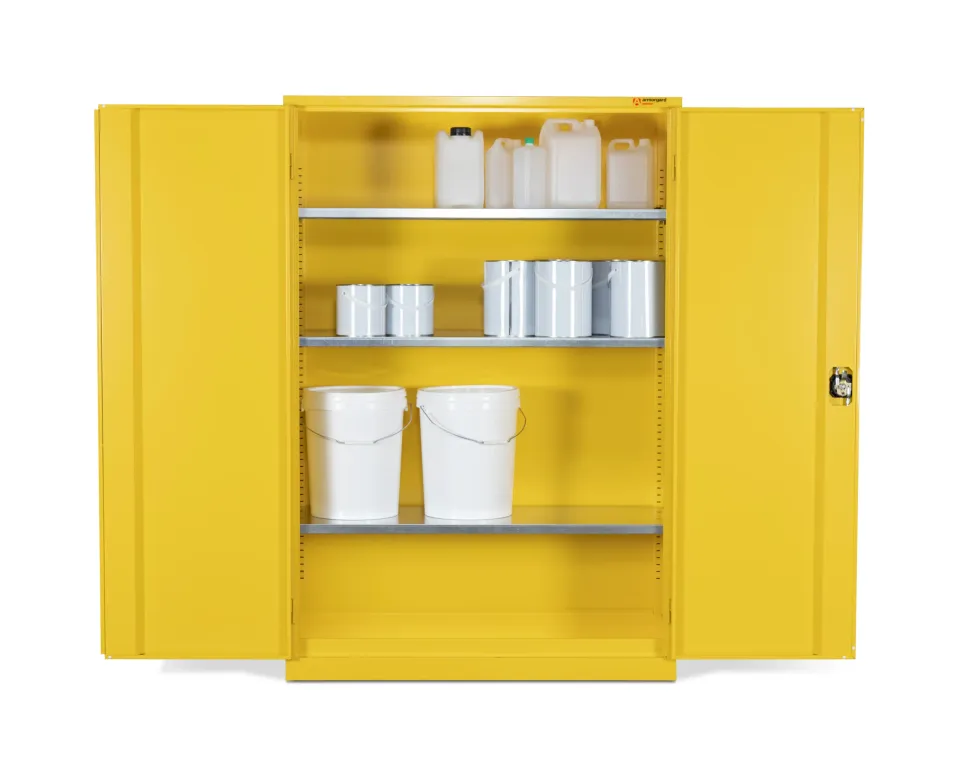 armorgard-safestor-hfc6-gefahrstoffschrank-32-liter image 1