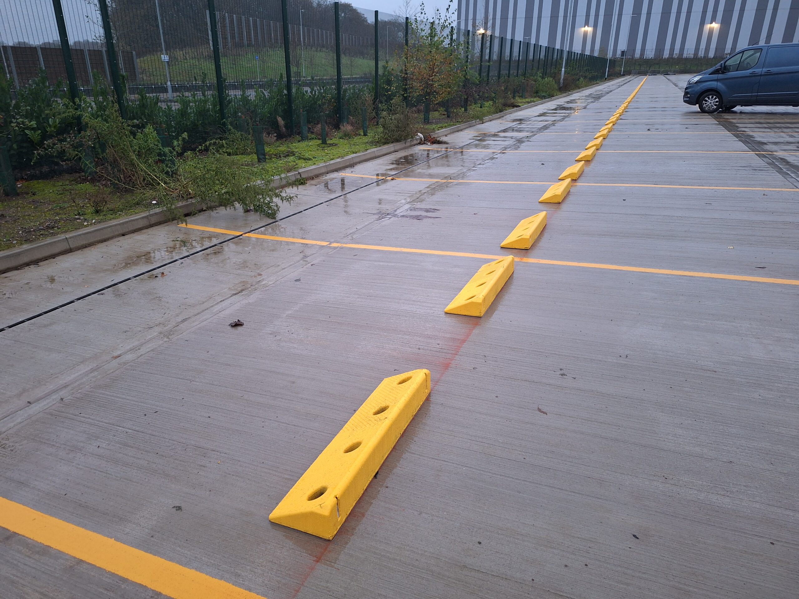 brandsafe-commercial-wheel-stops-radstopper-130-mm-lkw image 3