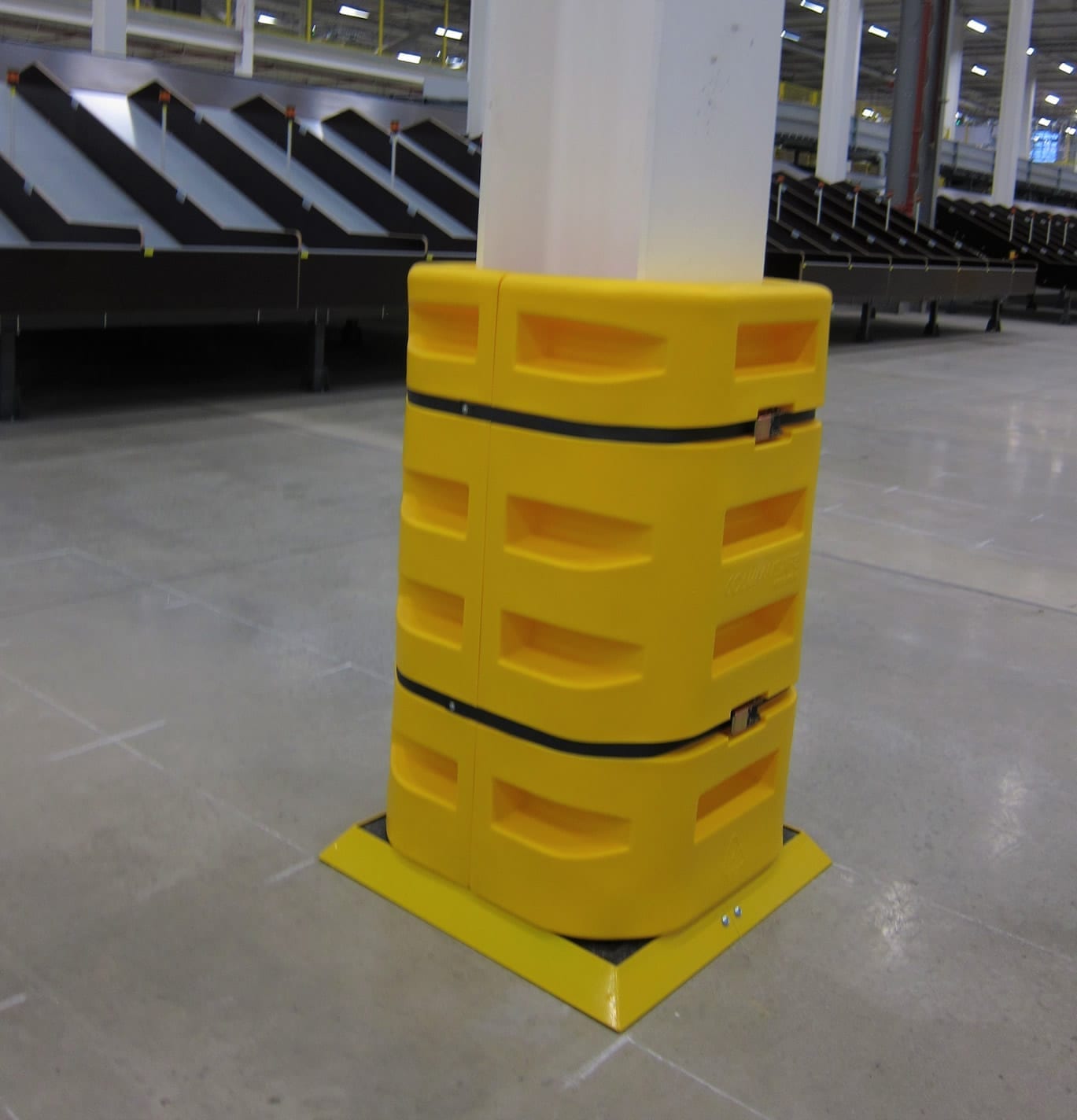 brandsafe-building-protection-polywrap-s-ulenschutz-anfahrschutz-polyethylen image 6