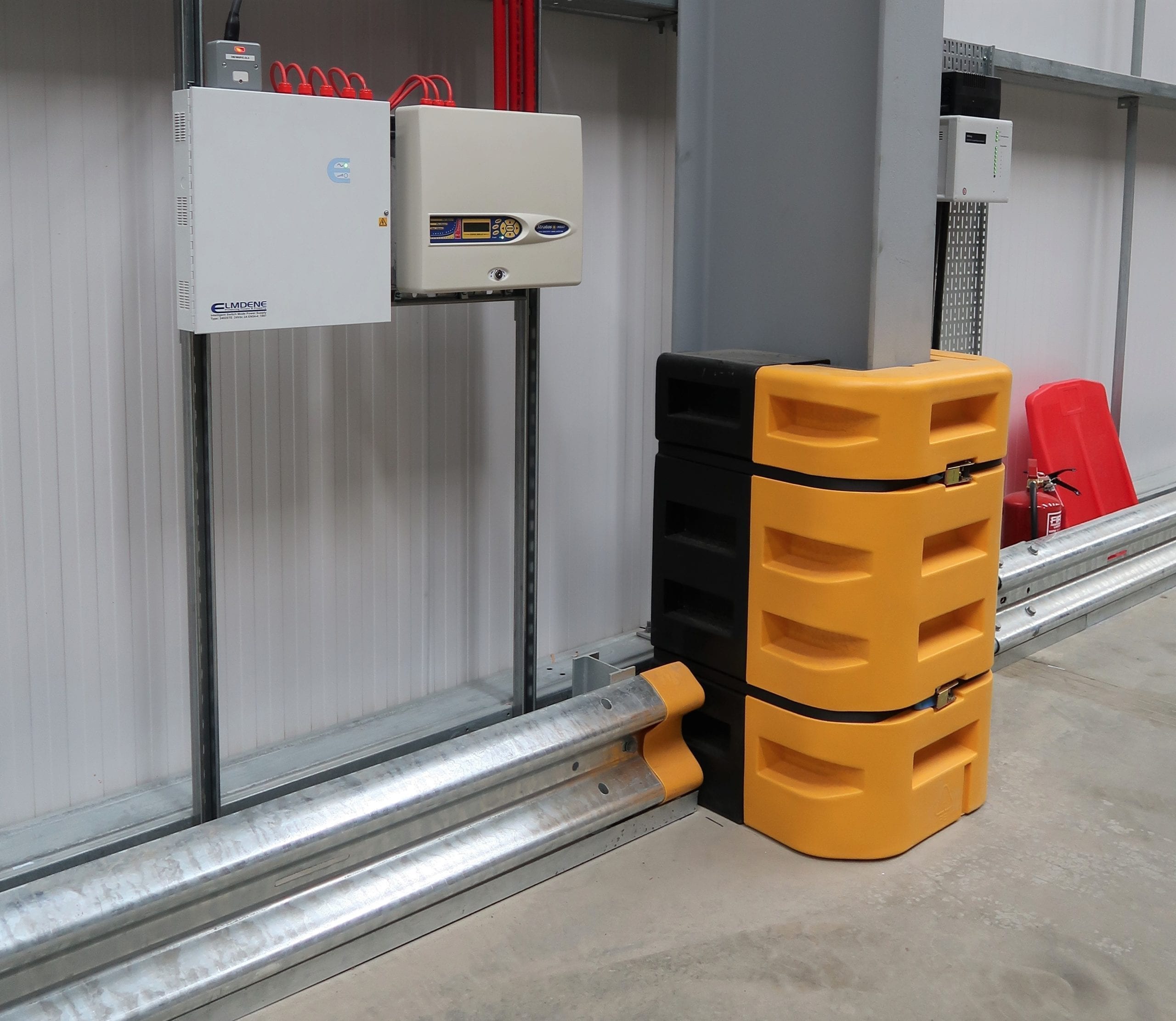 brandsafe-safety-barriers-armco-end-endkappe-gelb-pe image 1