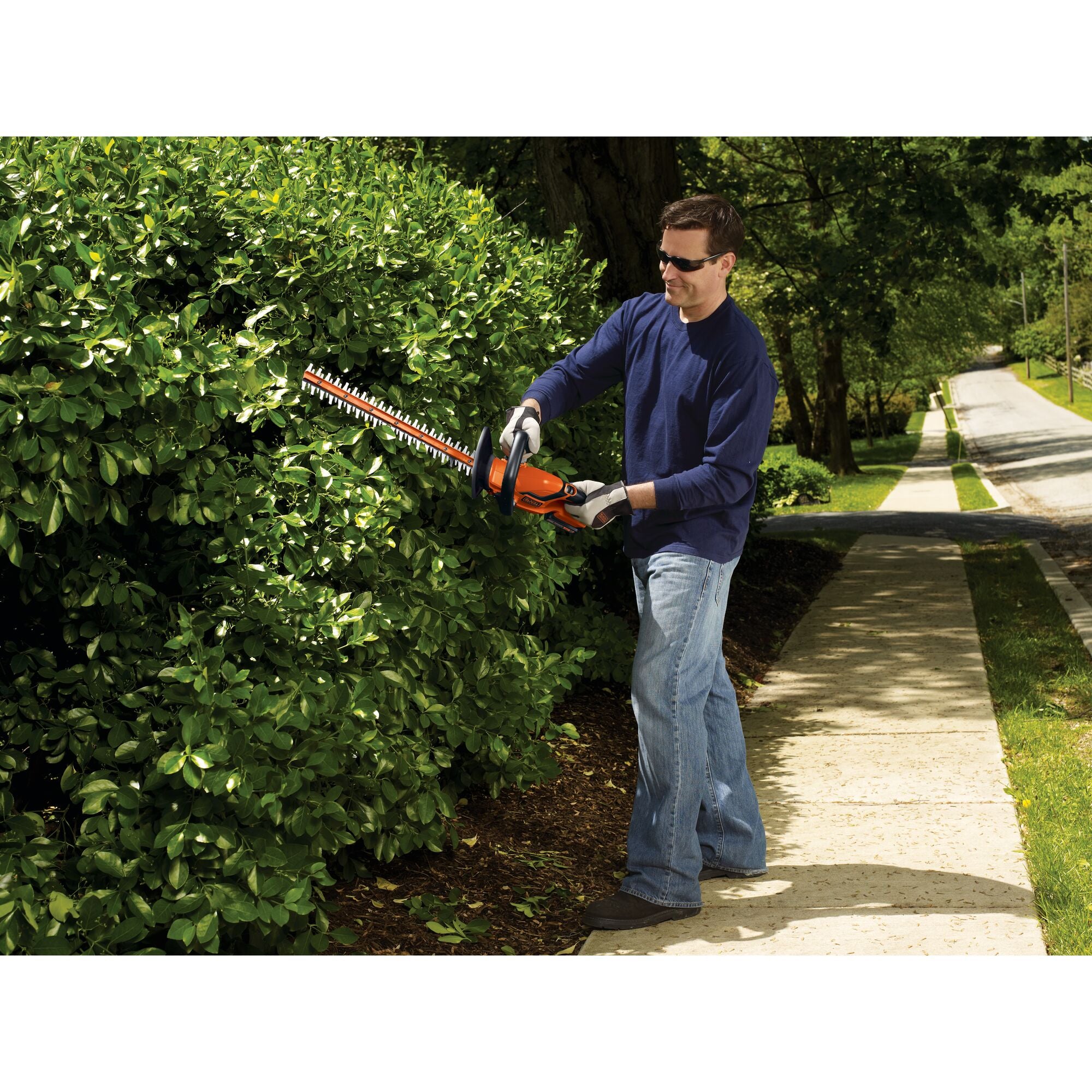 black-decker-outdoor-20v-max-heckenschere-56-cm-mit-akku-vibrationsarm image 2
