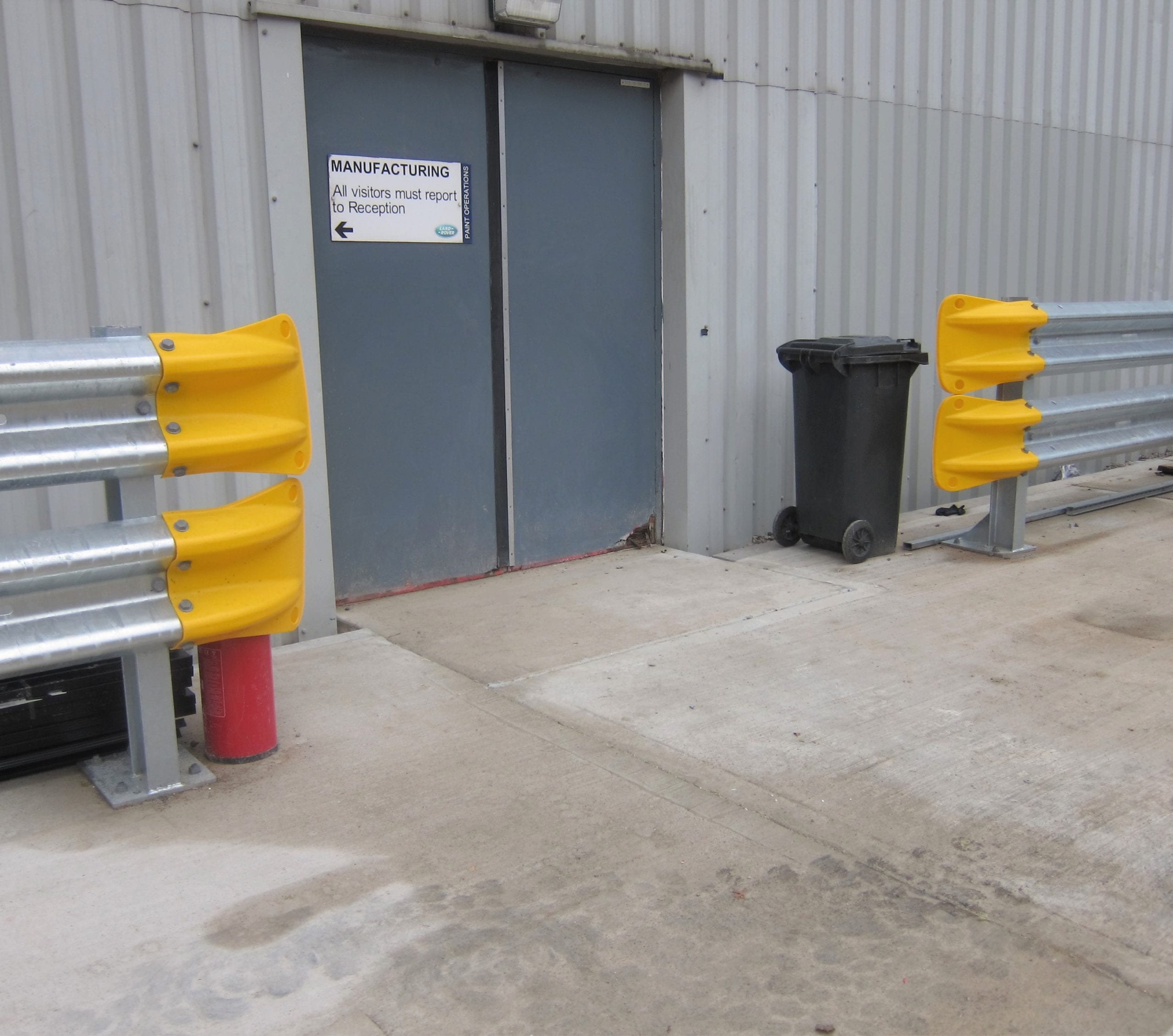 brandsafe-armco-fishtail-sicherheitsende-leitplanke-gelb-reflektor image 1