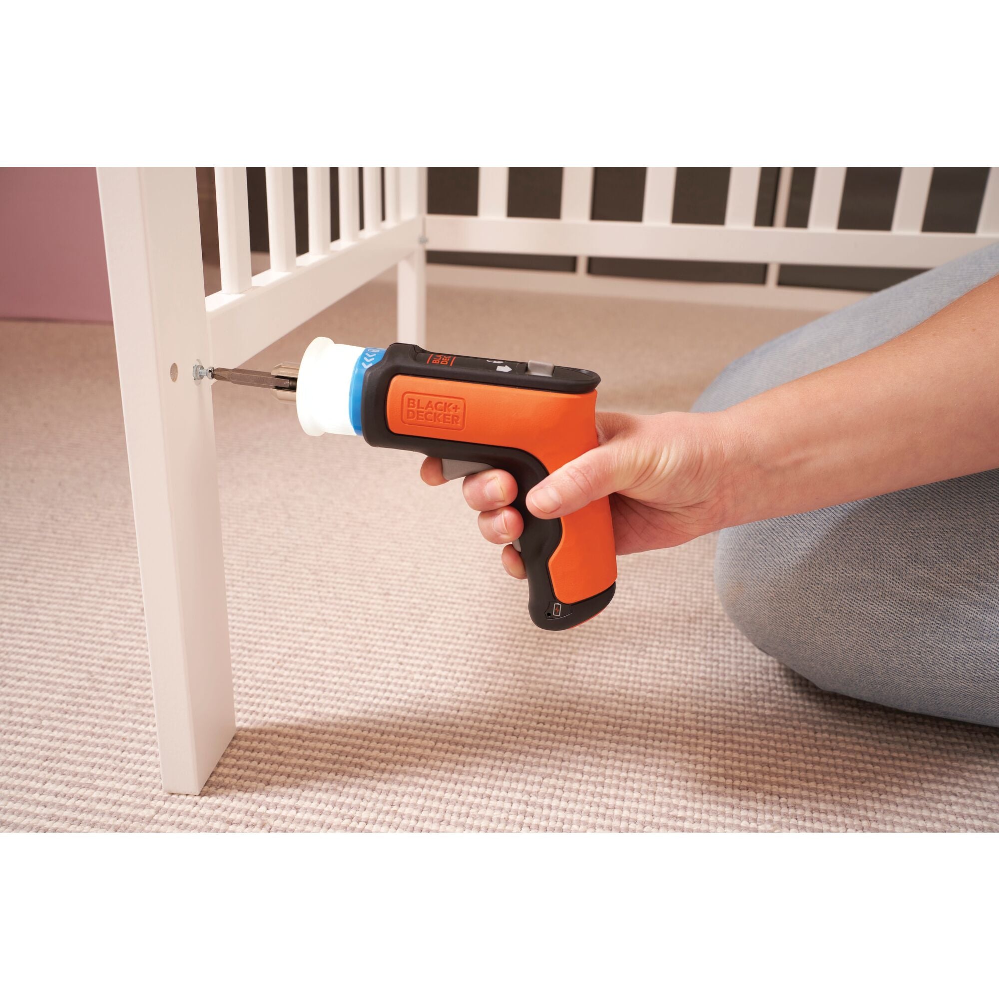 black-decker-hexdriver-4v-akkuschrauber-m-belmontage image 2