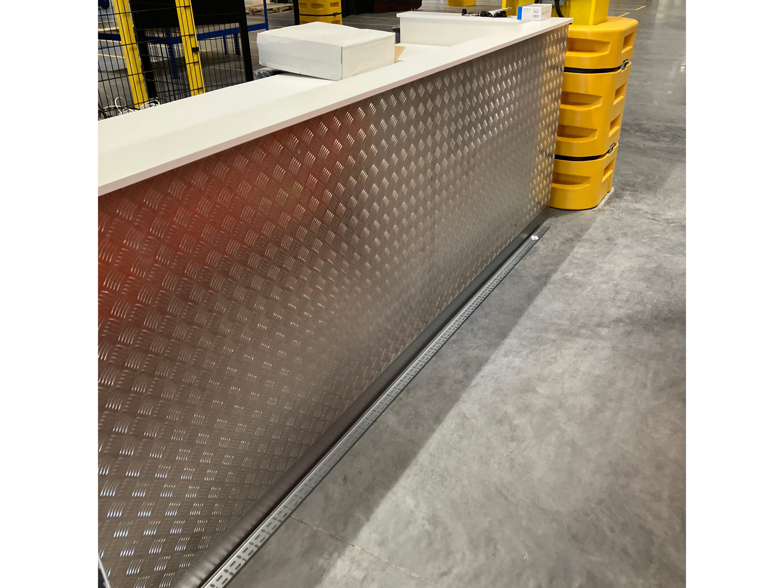 brandsafe-building-protection-riffelblech-alu-5-bar-rutschfest image 6