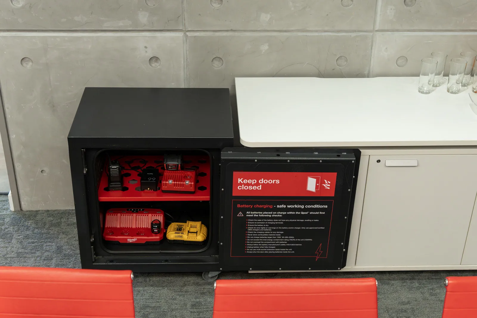 armorgard-qpod-qp1-akkuschrank-f-r-li-ion-akkus image 5