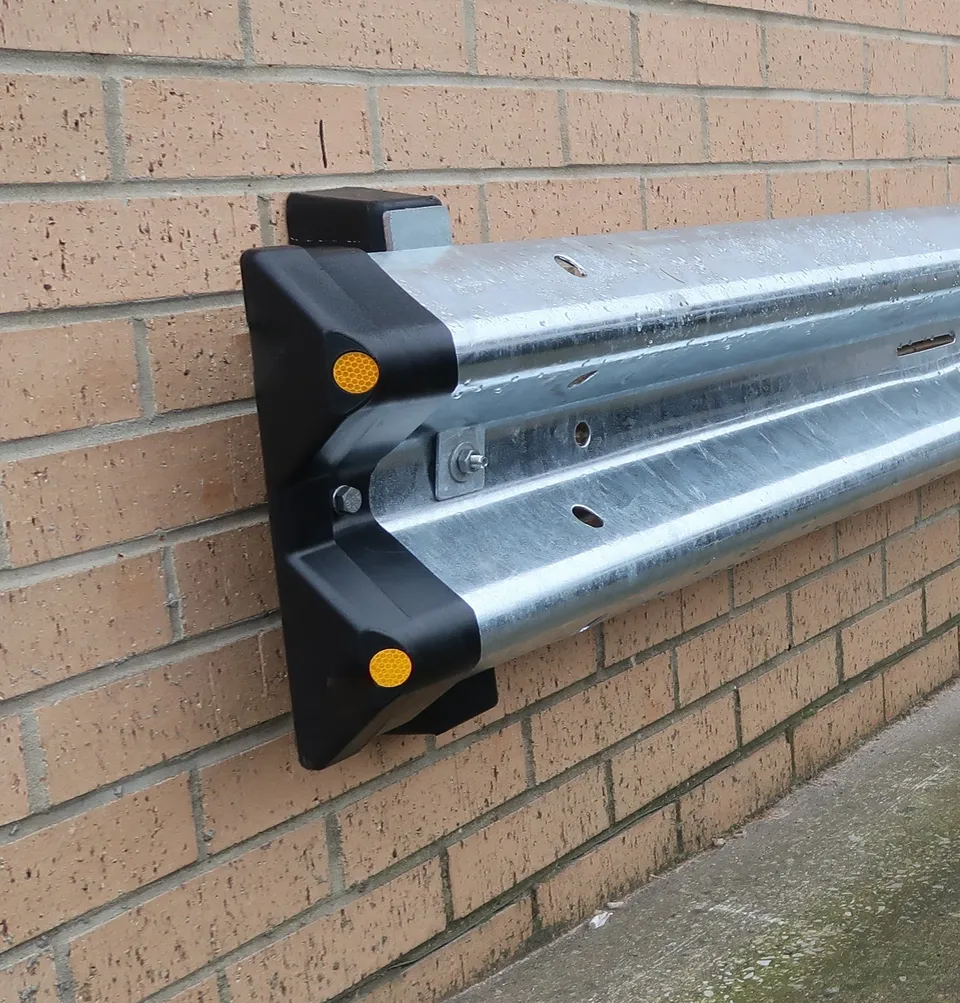 brandsafe-armco-anfahrschutz-wandmontage-stahl-gummi-165mm image 1