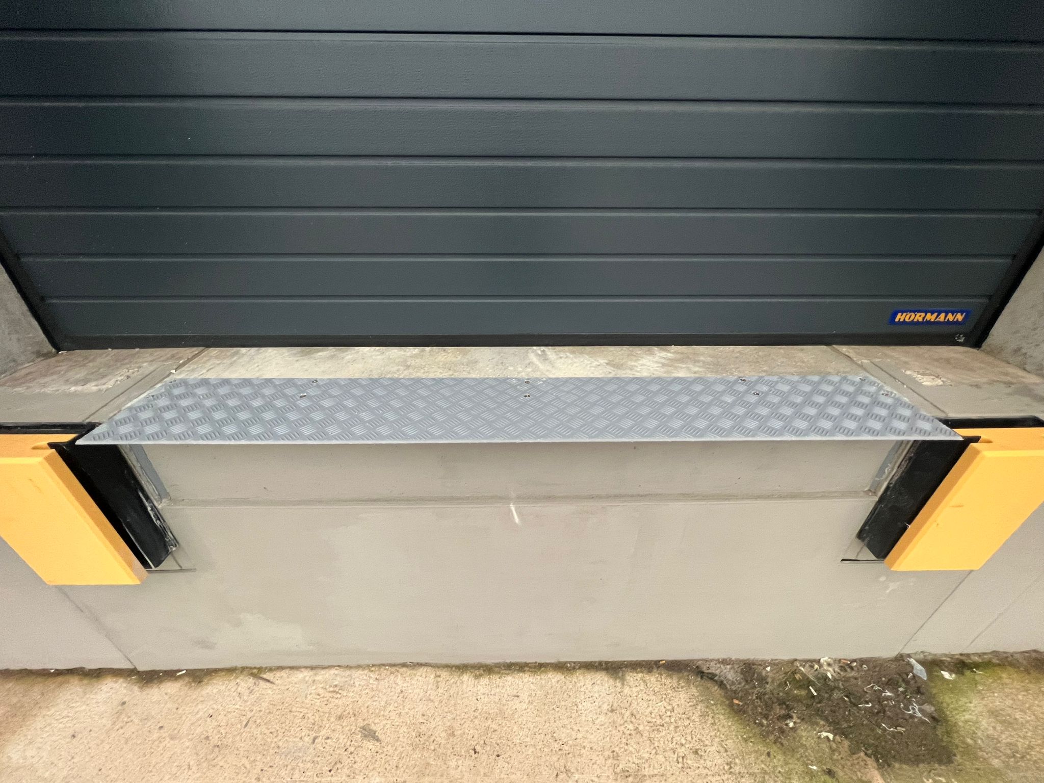 brandsafe-building-protection-riffelblech-alu-5-bar-rutschfest image 2