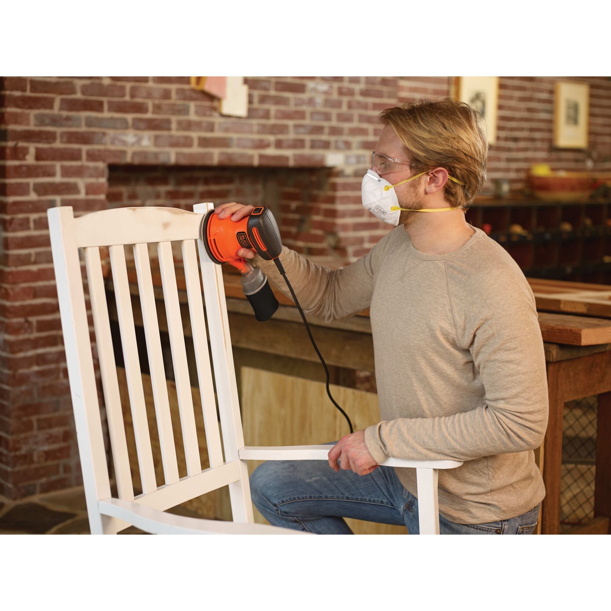 black-decker-exzenterschleifer-125-mm-230w-mit-staubfang image 2