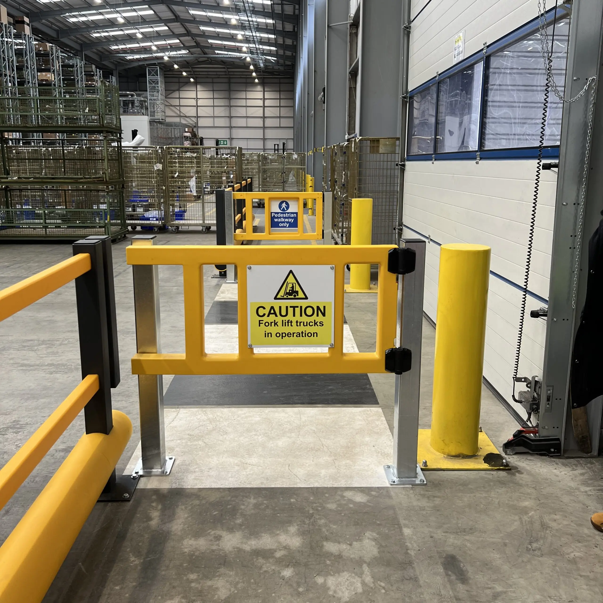 brandsafe-safety-barriers-personentor-lldpe-selbstschlie-end image 2