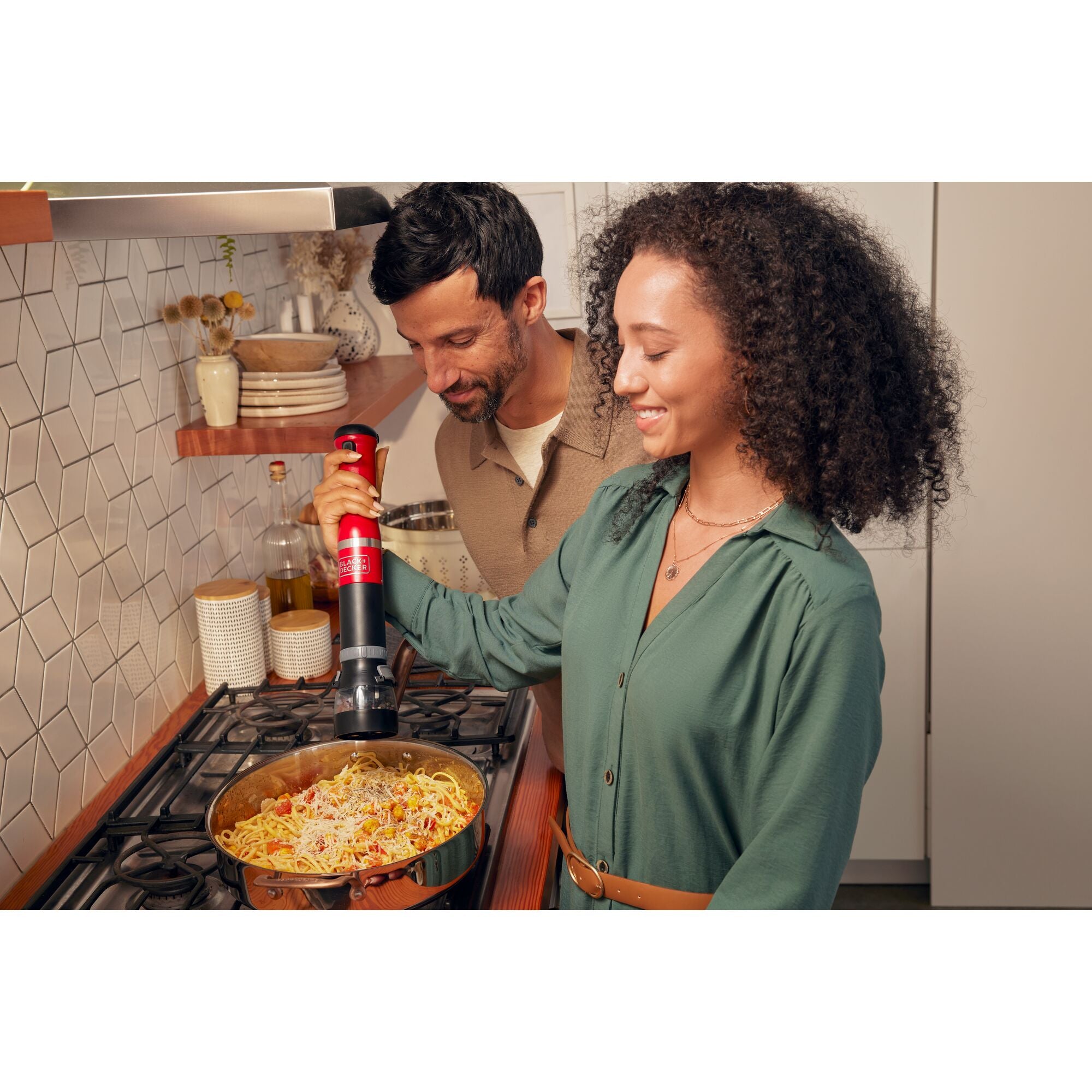 black-decker-kitchen-wand-stabmixer-akku-6in1-rot image 2