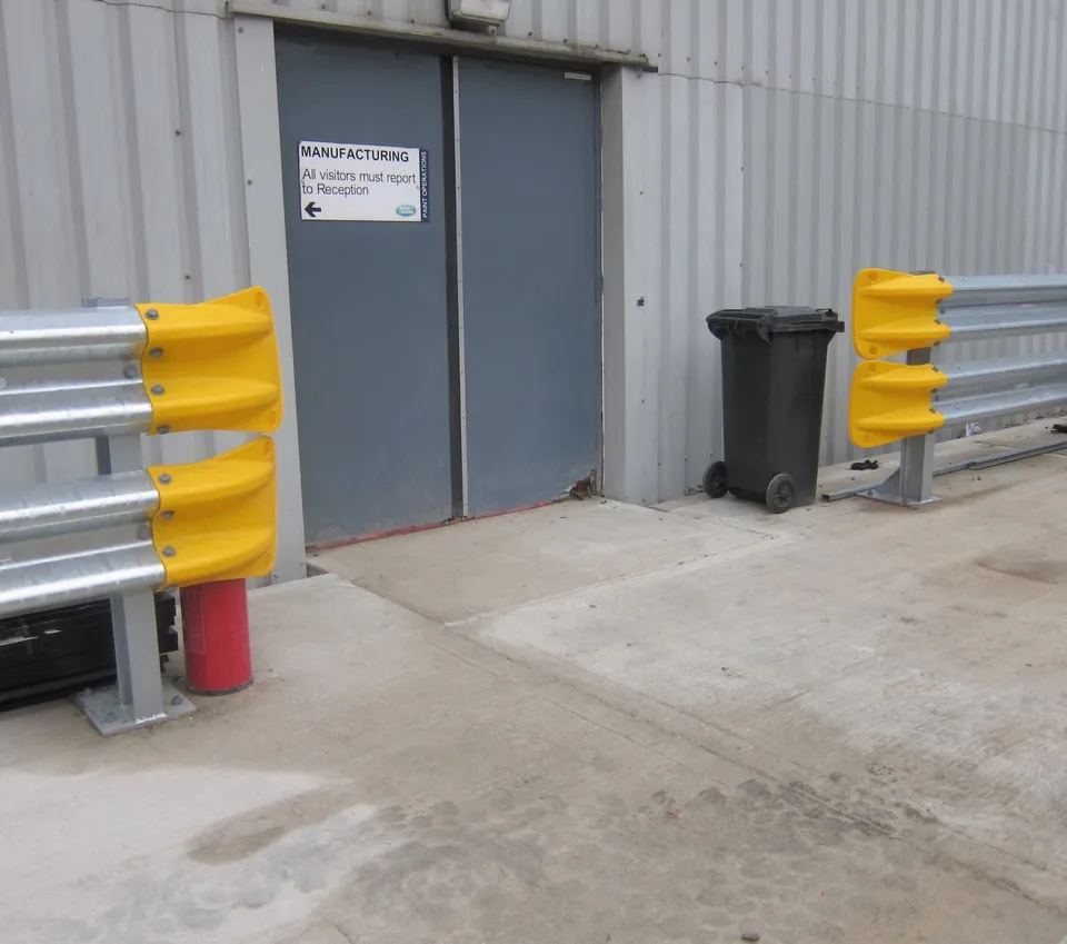 brandsafe-armco-fishtail-sicherheitsende-leitplanke-gelb-reflektor image 1