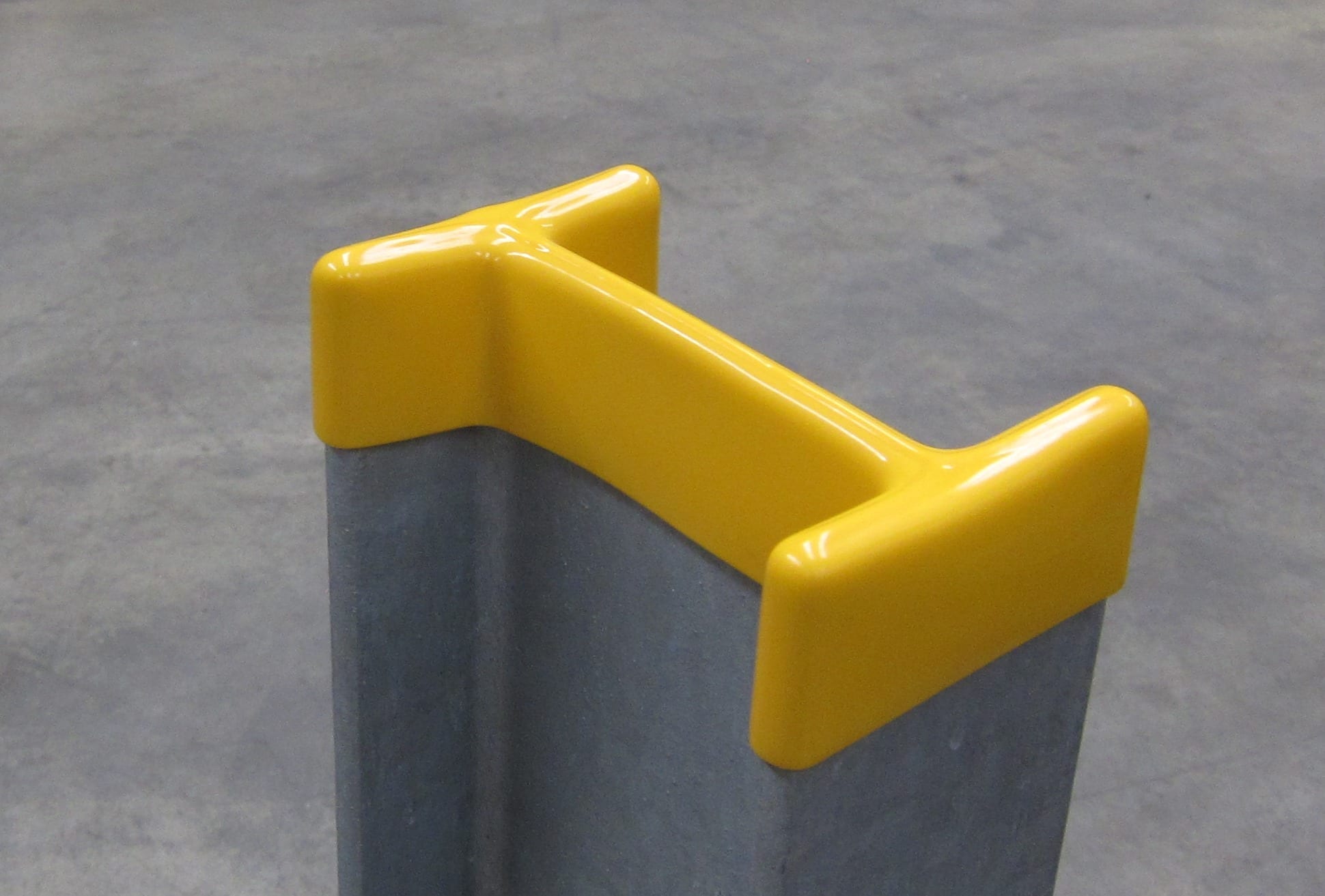 brandsafe-safety-barriers-armco-post-cap-pfostenkappe-pvc image 1