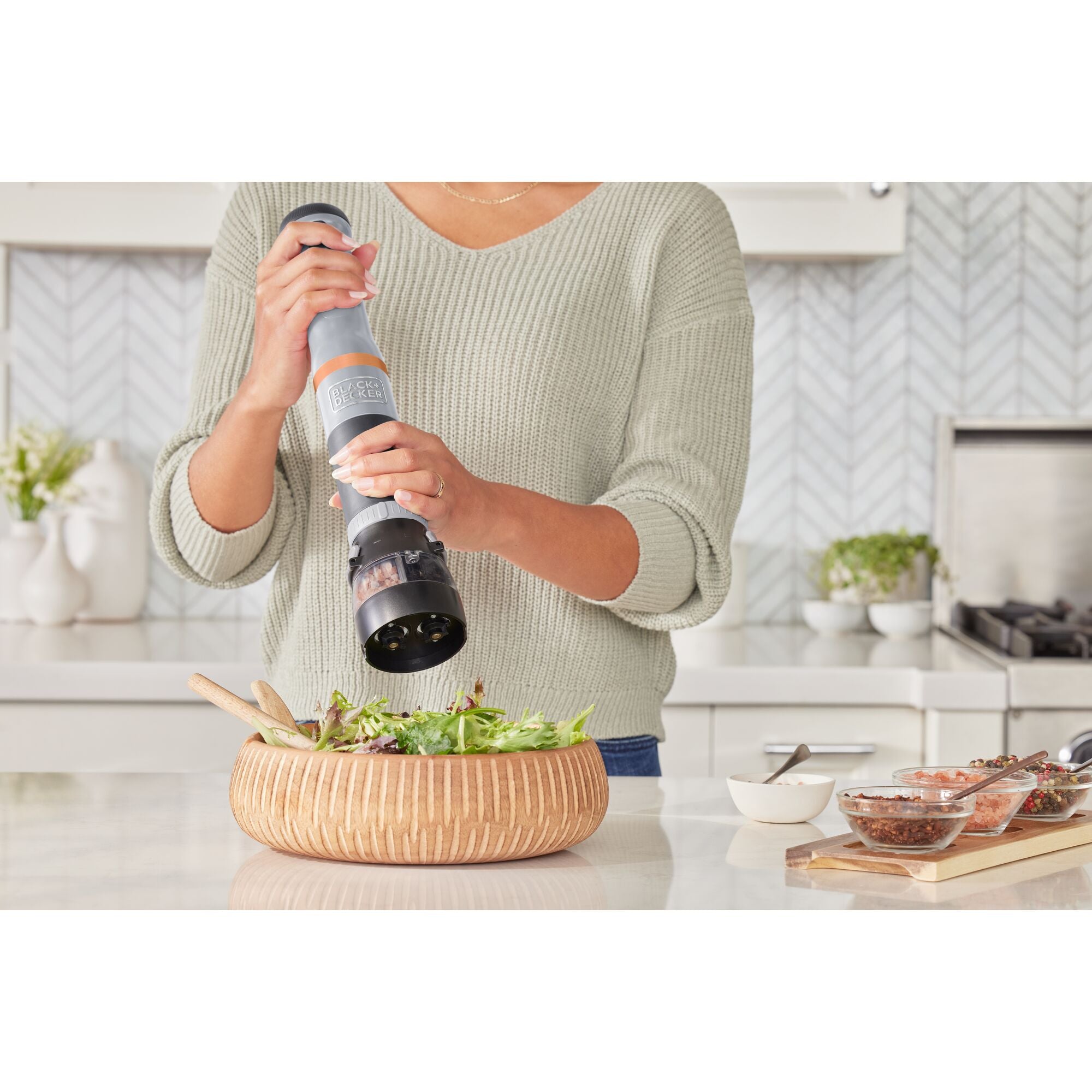 black-decker-kitchen-wand-2-in-1-salz-und-pfefferm-hlen-aufsatz image 2