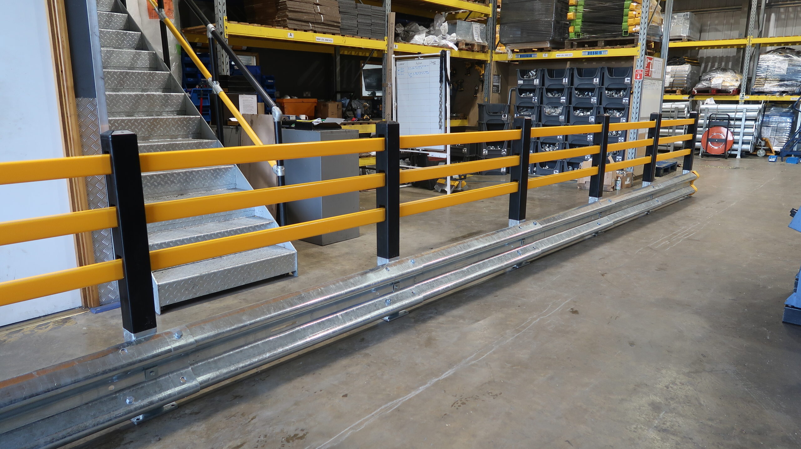 brandsafe-seg-plus-absperrung-hdpe-mit-armco-schiene image 2