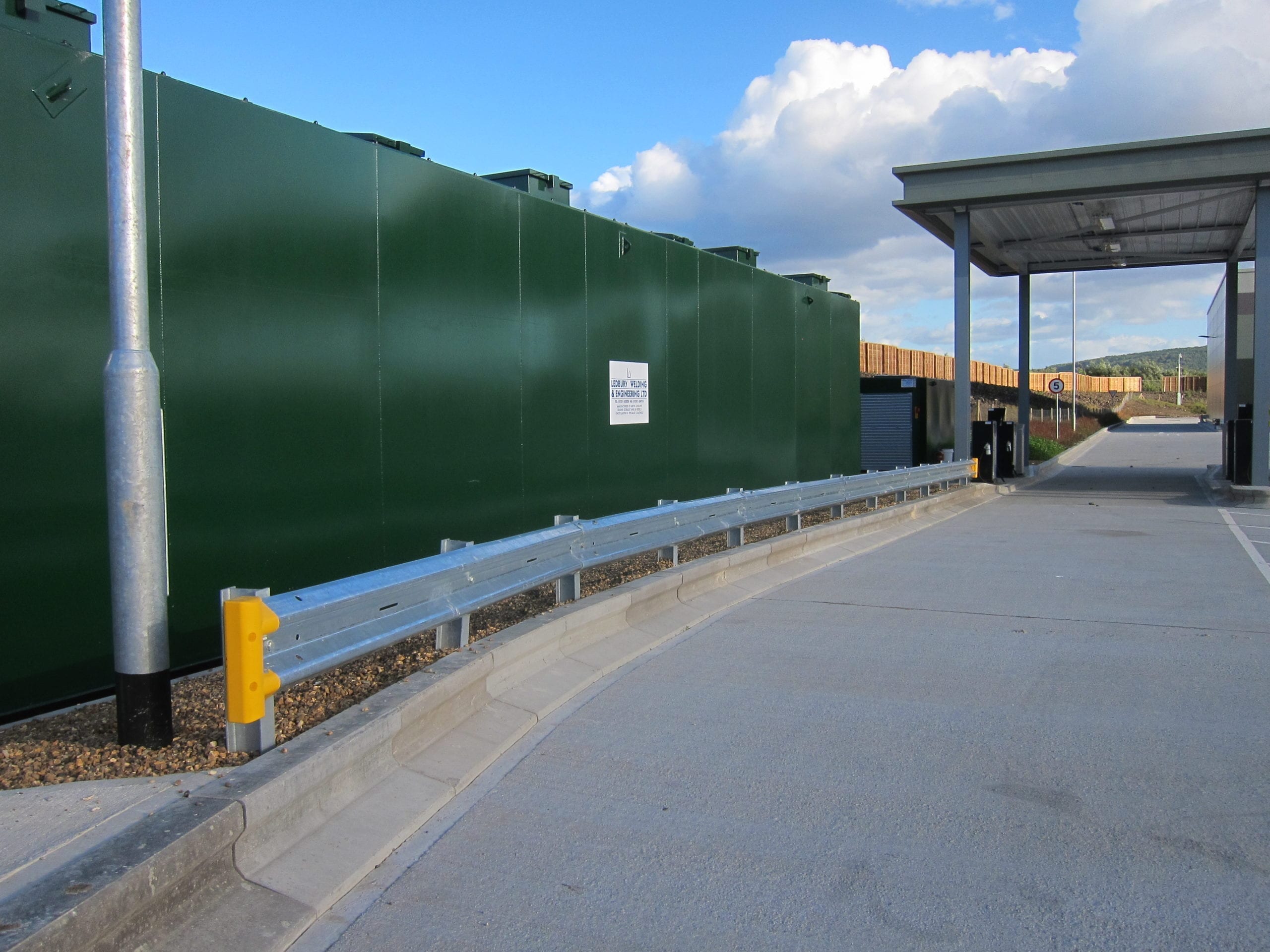 brandsafe-armco-560-610-schutzplanke-parkhaus-610-mm-verzinkt image 1