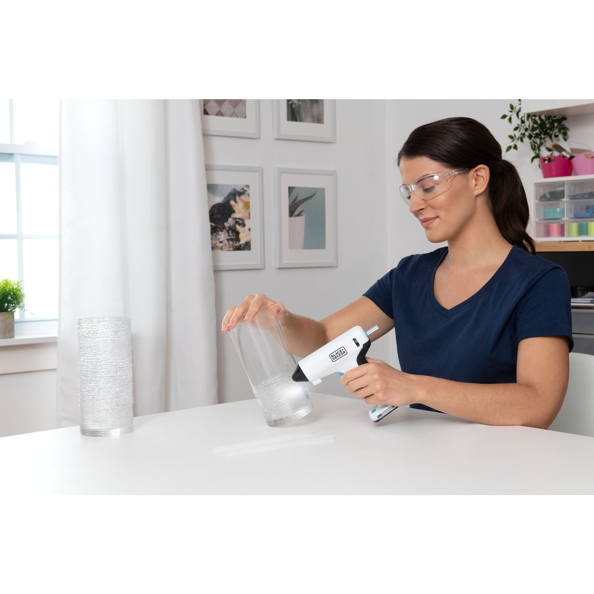 black-decker-power-tools-klebepistole-4v-max-usb-akku image 2