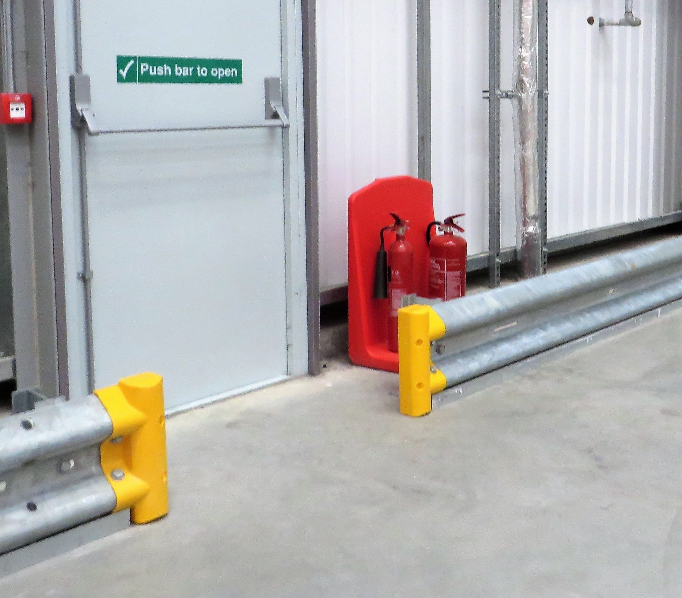 brandsafe-safety-barriers-armco-schutzplanken-endst-ck-gelb-hdpe image 2