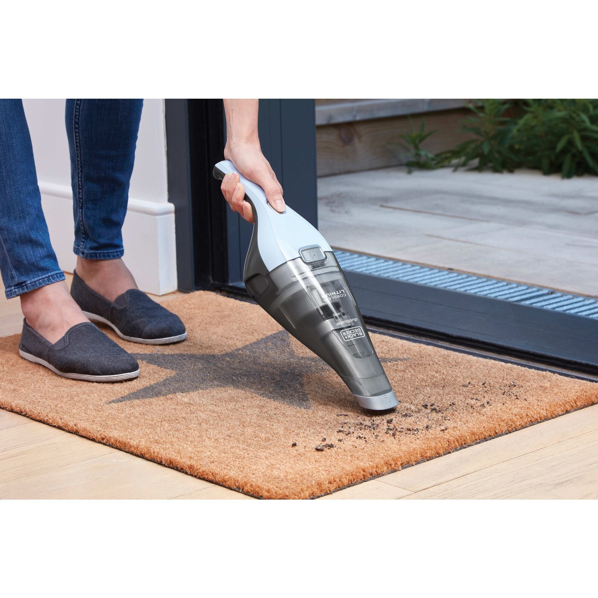black-decker-dustbuster-handstaubsauger-7-2v-icy-blue image 2