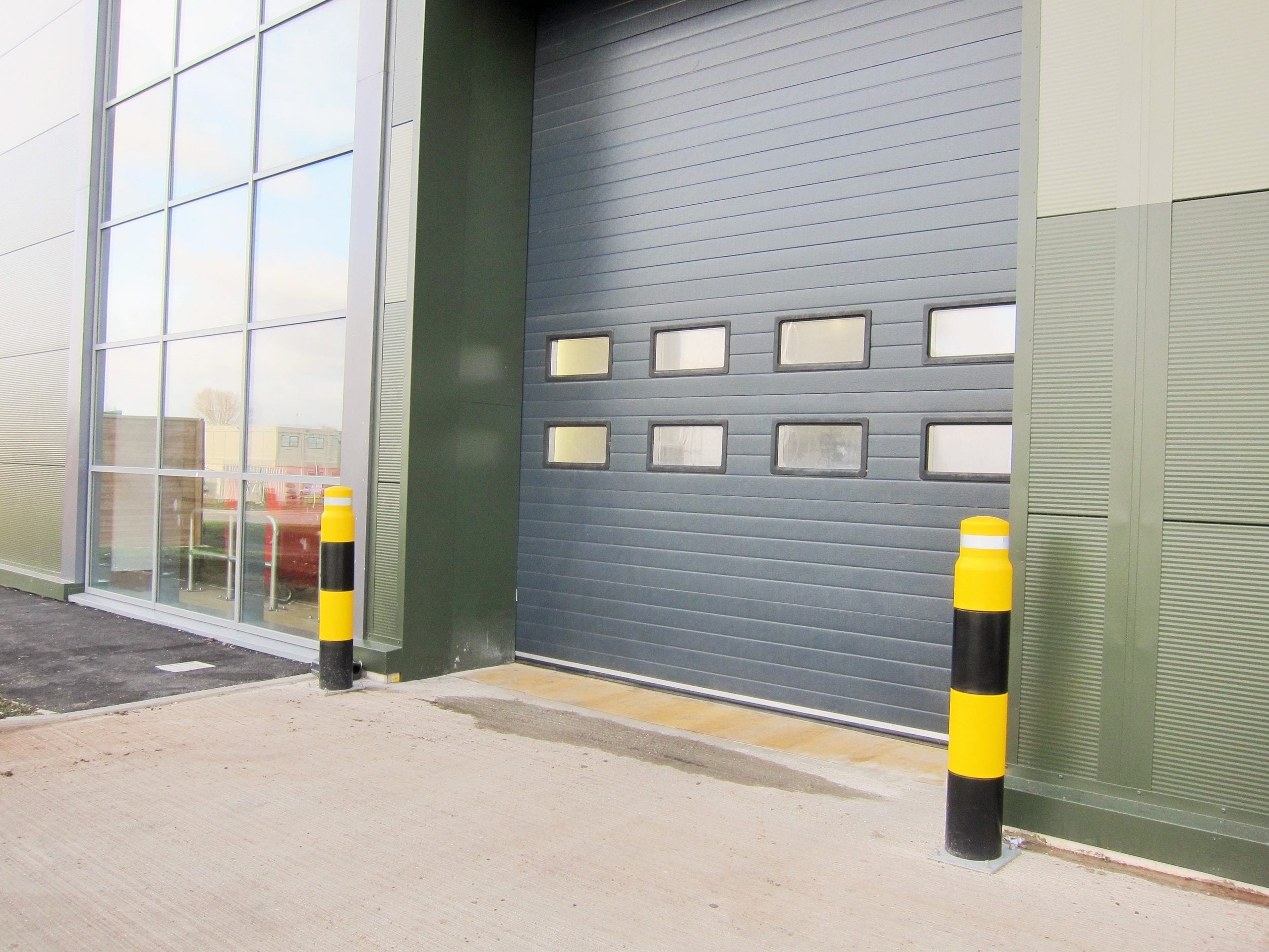 brandsafe-safety-bollards-drop-core-poller-absperrpoller-stahl image 2